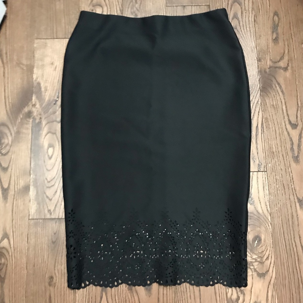 Pencil skirt with lace detailing